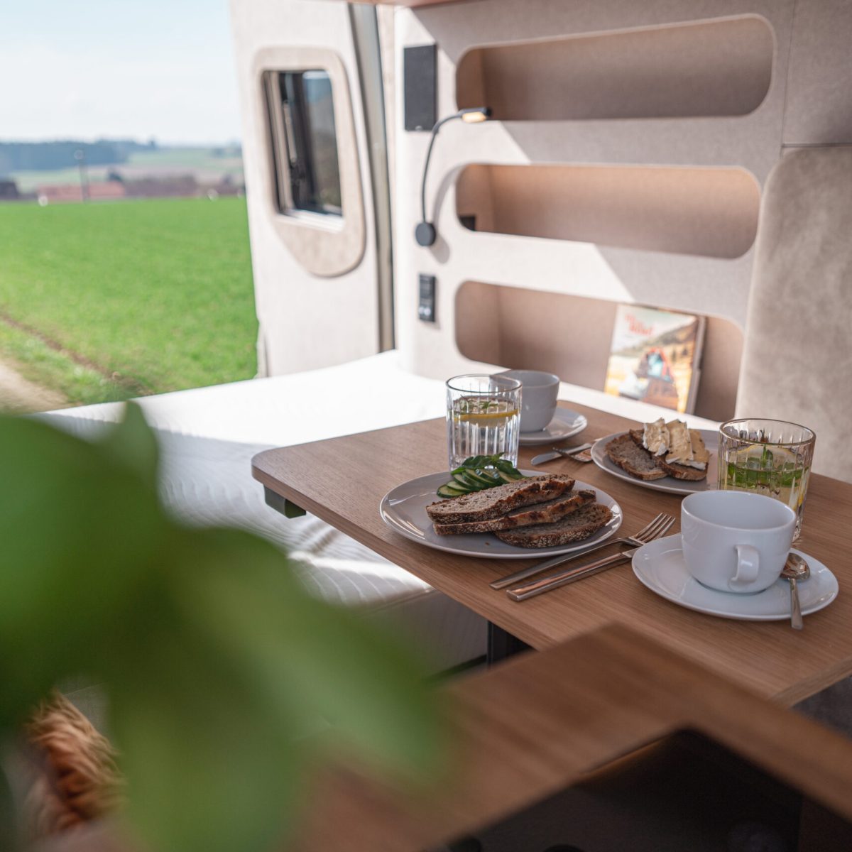 Sitzgruppe im Offroad Camper